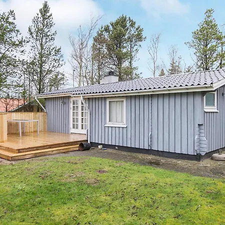 Cozy Log Retreat-by Traum