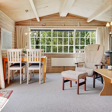 Cozy Log Cabin Retreat-By Traum *
